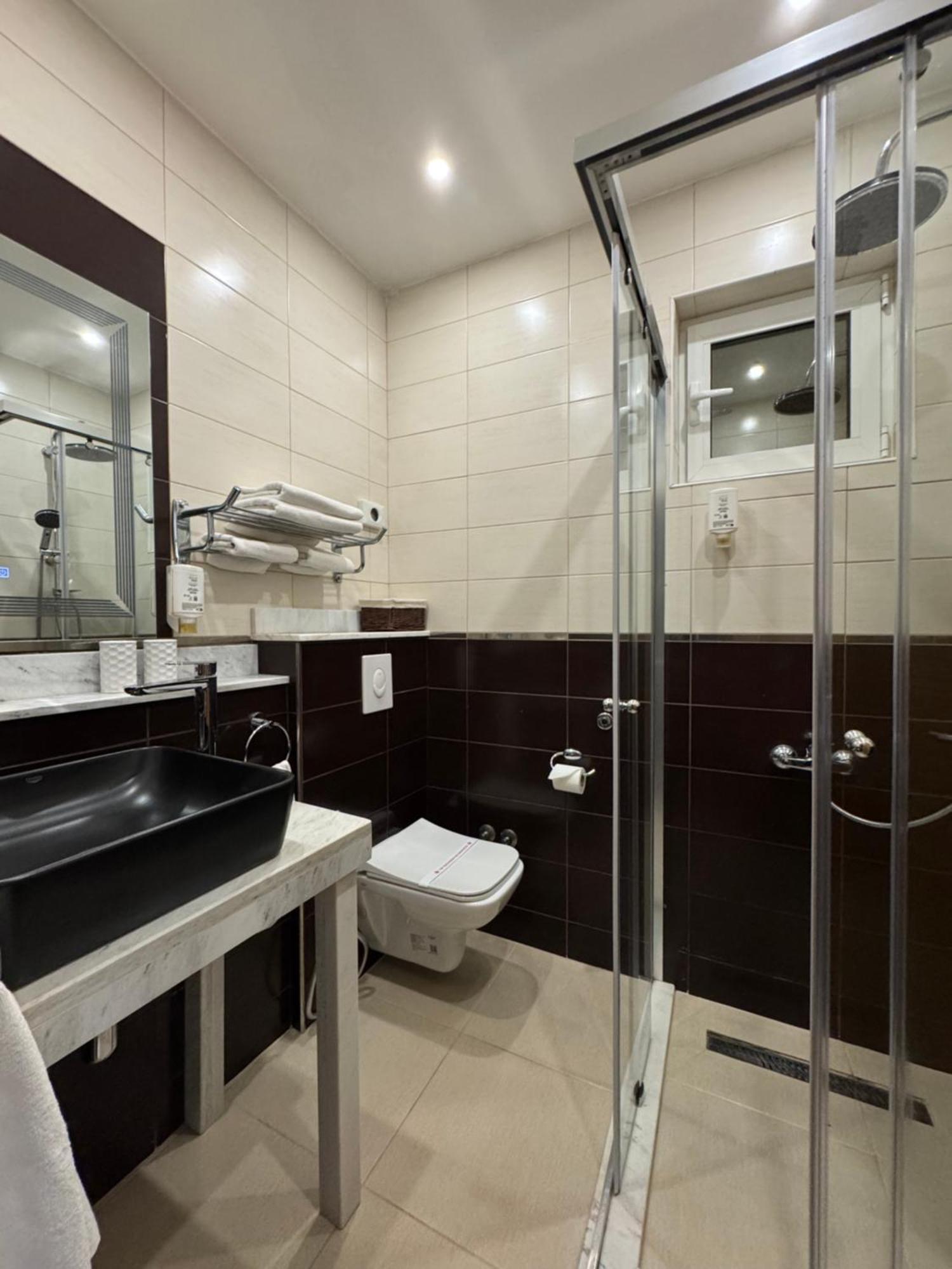 Hotel Freiburg Улцинь Экстерьер фото